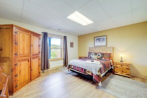 Mountain-view Deck: Group Getaway in Fleetwood