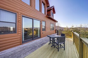 Mountain-view Deck: Group Getaway in Fleetwood