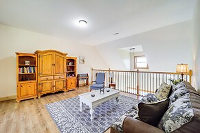 Mountain-view Deck: Group Getaway in Fleetwood