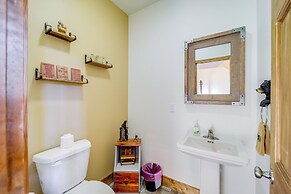 Mountain-view Deck: Group Getaway in Fleetwood