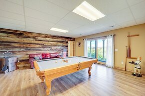 Mountain-view Deck: Group Getaway in Fleetwood