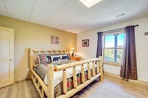 Mountain-view Deck: Group Getaway in Fleetwood