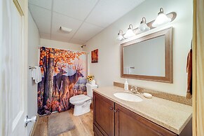 Mountain-view Deck: Group Getaway in Fleetwood