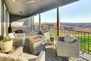 Dale Hollow Lake Views & Hot Tub: Tennessee Escape