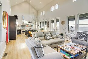 Dale Hollow Lake Views & Hot Tub: Tennessee Escape