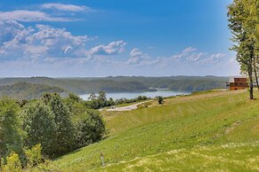 Dale Hollow Lake Views & Hot Tub: Tennessee Escape