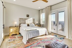 Dale Hollow Lake Views & Hot Tub: Tennessee Escape