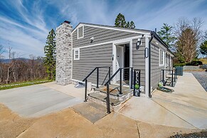 5 Mi to Dtwn: Family-friendly Home in Roanoke!