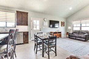 Family-friendly Apt w/ Lake Views in Ponca City!