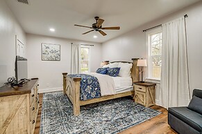 Furnished Deck + Views: Rural Schulenburg Retreat