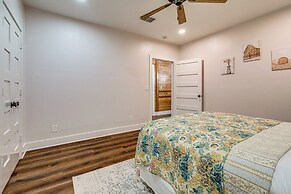 Furnished Deck + Views: Rural Schulenburg Retreat