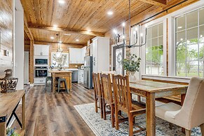 Furnished Deck + Views: Rural Schulenburg Retreat