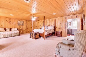 Lake Hartwell Haven w/ Boat Dock in Westminster!