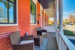 1 Mi to Dtwn: Hot Tub Haven in Richmond!