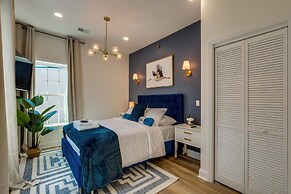 1 Mi to Dtwn: Hot Tub Haven in Richmond!