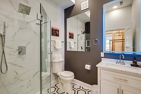 1 Mi to Dtwn: Hot Tub Haven in Richmond!