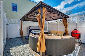 1 Mi to Dtwn: Hot Tub Haven in Richmond!