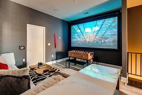 1 Mi to Dtwn: Hot Tub Haven in Richmond!