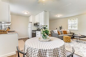 4 Mi to Dtwn: Dog-friendly Fayetteville Home