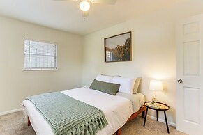 4 Mi to Dtwn: Dog-friendly Fayetteville Home