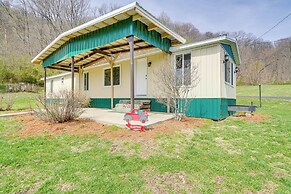 3 Mi to Caesars Casino: Indiana Retreat w/ Patio!