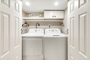 Screened Patio & Fire Pit: Modern Westerville Home