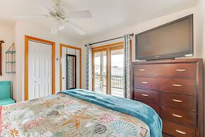 Walk to Pier: Spacious Coastal Home!
