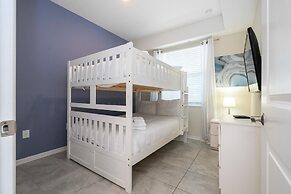 Gorgeous 2Bd Close to Disney Storey Lake Resort 303 3121