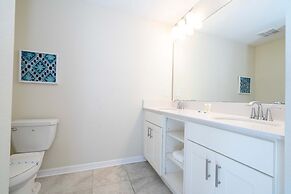 Gorgeous 2Bd Close to Disney Storey Lake Resort 303 3121