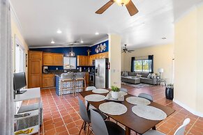 Desert Oasis Cozy Comfort Meets Outdoor Luxury