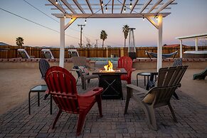 Desert Oasis Cozy Comfort Meets Outdoor Luxury