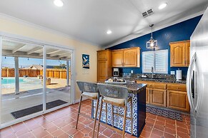 Desert Oasis Cozy Comfort Meets Outdoor Luxury