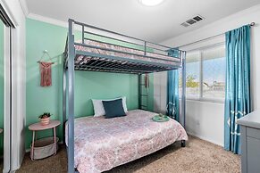 Desert Oasis Cozy Comfort Meets Outdoor Luxury