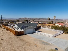Desert Oasis Cozy Comfort Meets Outdoor Luxury