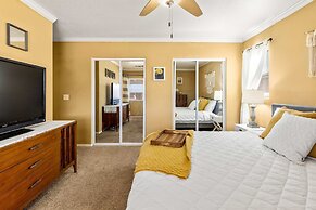 Desert Oasis Cozy Comfort Meets Outdoor Luxury