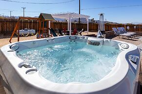 Desert Oasis Cozy Comfort Meets Outdoor Luxury