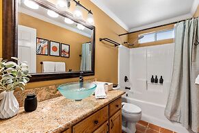 Desert Oasis Cozy Comfort Meets Outdoor Luxury