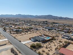 Desert Oasis Cozy Comfort Meets Outdoor Luxury