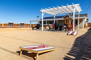 Desert Oasis Cozy Comfort Meets Outdoor Luxury