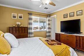 Desert Oasis Cozy Comfort Meets Outdoor Luxury