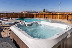 Desert Oasis Cozy Comfort Meets Outdoor Luxury