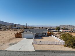 Desert Oasis Cozy Comfort Meets Outdoor Luxury