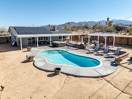 Desert Oasis Cozy Comfort Meets Outdoor Luxury