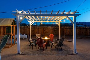 Desert Oasis Cozy Comfort Meets Outdoor Luxury