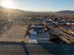 Desert Oasis Cozy Comfort Meets Outdoor Luxury