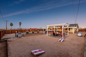 Desert Oasis Cozy Comfort Meets Outdoor Luxury