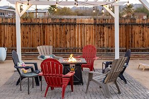 Desert Oasis Cozy Comfort Meets Outdoor Luxury