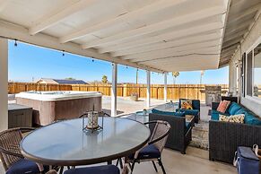 Desert Oasis Cozy Comfort Meets Outdoor Luxury