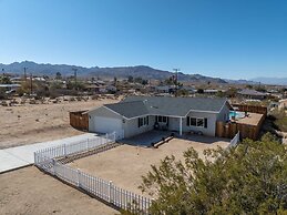 Desert Oasis Cozy Comfort Meets Outdoor Luxury