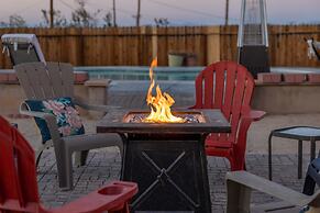 Desert Oasis Cozy Comfort Meets Outdoor Luxury